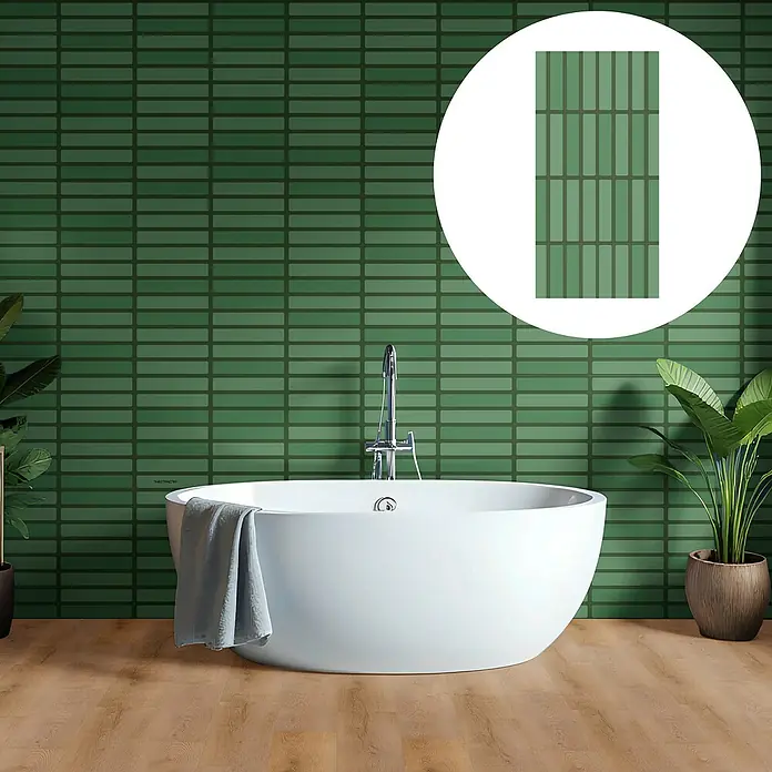 Revêt Wandpaneel SPC Wall Butcherblock - 1.200 x 600 mm, Grün, Hochglänzend - Das Bild zeigt eine Badewanne vor einer grünen Fliesenwand. Ein rundes Detailbild zeigt die Fliesenanordnung genauer.