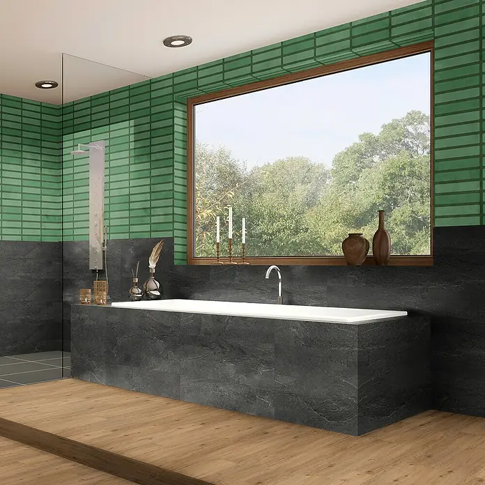 Revêt Wandpaneel SPC Wall Butcherblock - 1.200 x 600 mm, Grün, Hochglänzend - Modernes Badezimmerdesign mit grünen Fliesen und einer freistehenden Badewanne unter einem großen Fenster.