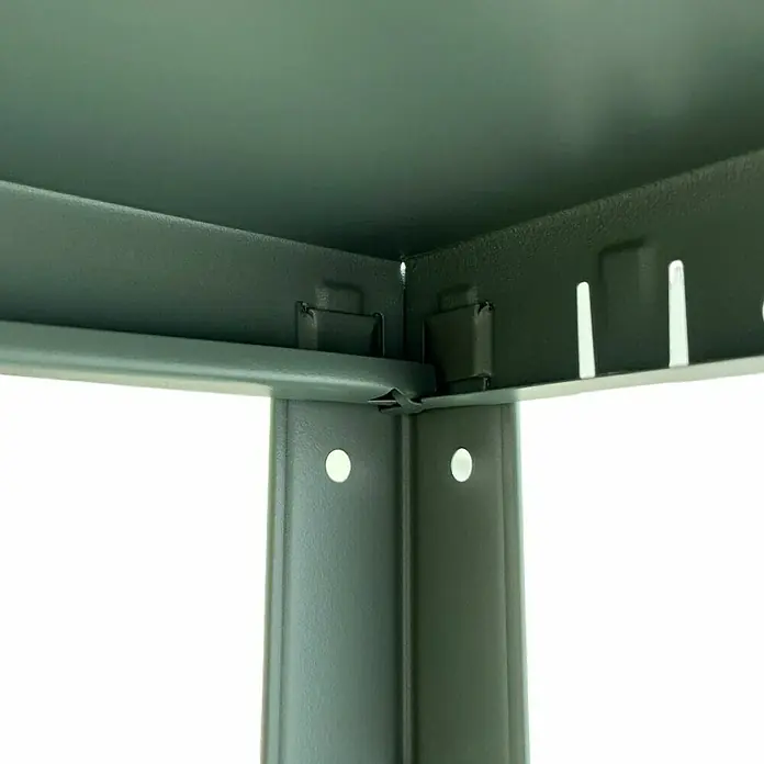 Schulte Metallregal Power Max - H x B x T: 190 x 100 x 40 cm, Traglast pro Boden: 65 kg, Anzahl Böden: 5 Stk., Stecken, Grau-Grün - Detailaufnahme eines robusten, olivgrünen Metallregals, das Stabilität und Funktionalität für Lagerzwecke verspricht.