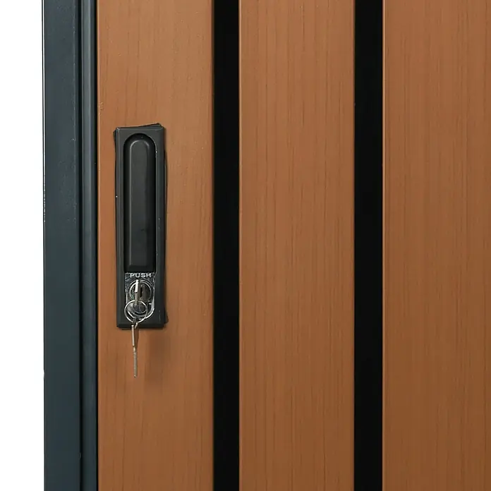 Schulte Mülltonnenbox Premium - Geeignet für Anzahl Mülltonnen: 1 Stk., Holzoptik/Anthrazit - Nahaufnahme einer Schranktür mit einem schwarzen Griff und einem Schlüssel.