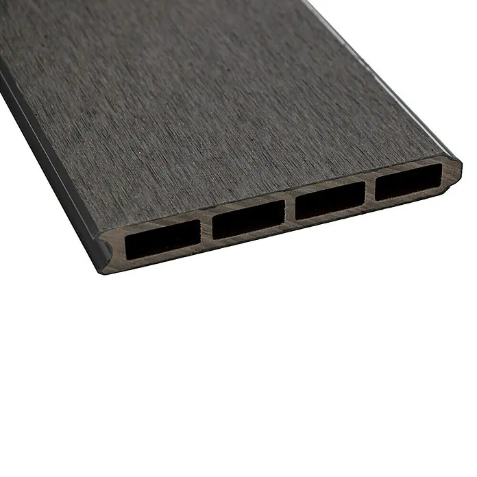 Joda Steckzaun-Element Kingston Einzelprofil - B x H: 14,7 x 178 cm, Anthrazit, WPC - Detailaufnahme eines Terrassendielen-Profils mit Hohlkammern, das Stabilität und Gewichtsreduktion vereint für langlebige Außenbereiche.