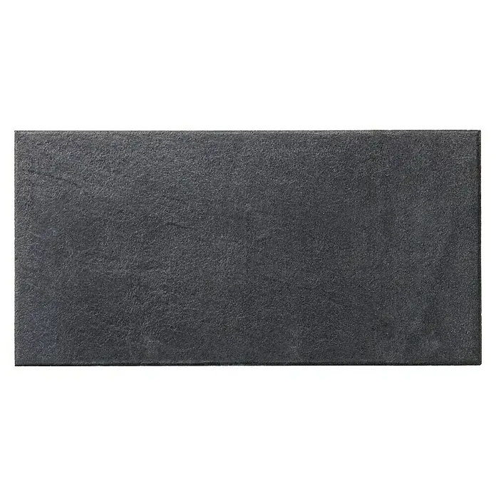 Diephaus Terrassenplatte Rancho - 60 x 30 x 4 cm, Schwarz-Basalt, Beton - Nahaufnahme einer rechteckigen, dunkelgrauen Steinplatte mit einer leicht rauen Oberfläche, ideal für den Innen- und Außenbereich.