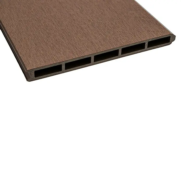 Joda Steckzaun-Element Kingston Einzelprofil Extrabreit - B x H: 22 x 178 cm, Dunkelbraun, WPC - Nahaufnahme eines hohlen Terrassendielenprofils in Holzoptik, das durch seine länglichen Aussparungen ein modernes Design zeigt.