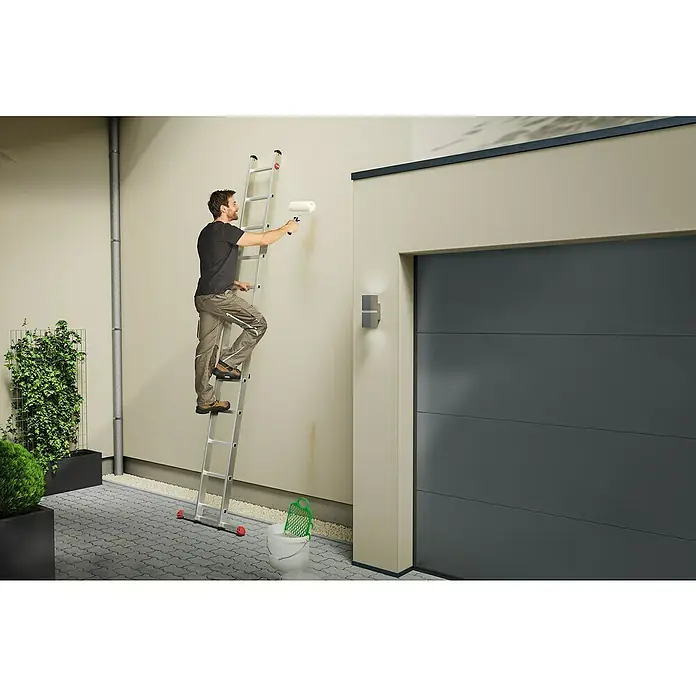 Hailo Anlegeleiter S60 ProfiStep uno 12 Sprossen - Anzahl Tritte: 12 Stk., Arbeitshöhe: 430 cm, Belastbarkeit: 150 kg, Aluminium - Mann auf einer Hühnerleiter, der eine Wand mit einer Farbrolle streicht. Das Produkt ist eine Hühnerleiter.
