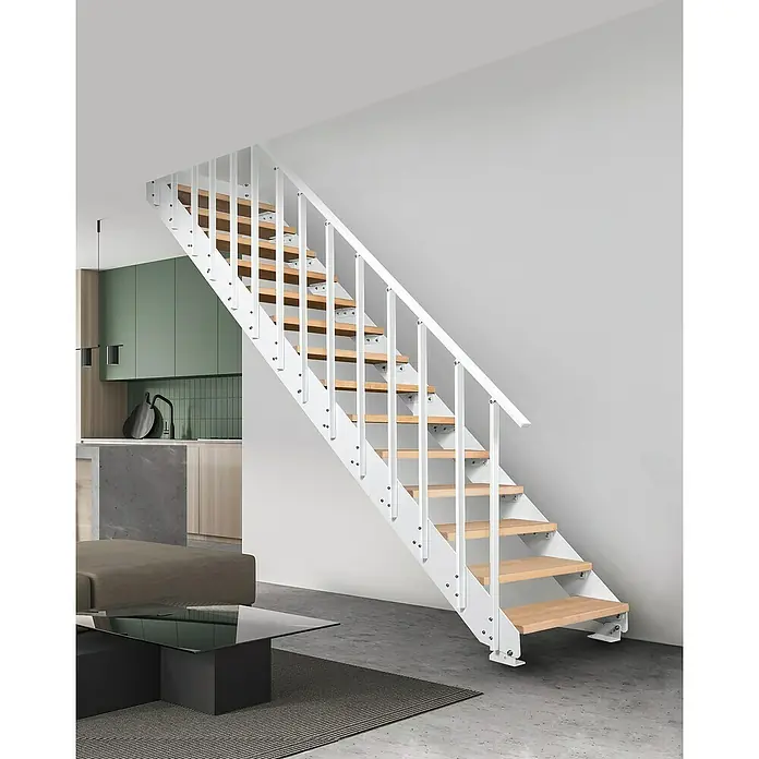 Atrium Wangentreppe Prosto Vertical - Farbton Metall: RAL 9003, Breite: 80 cm, Buche, 14 Geländerpfosten, Geschosshöhe: 247,5 cm - 285 cm - Moderne Treppe mit weißem Geländer und Holzstufen, die ein elegantes und minimalistisches Design für den Innenbereich bietet.