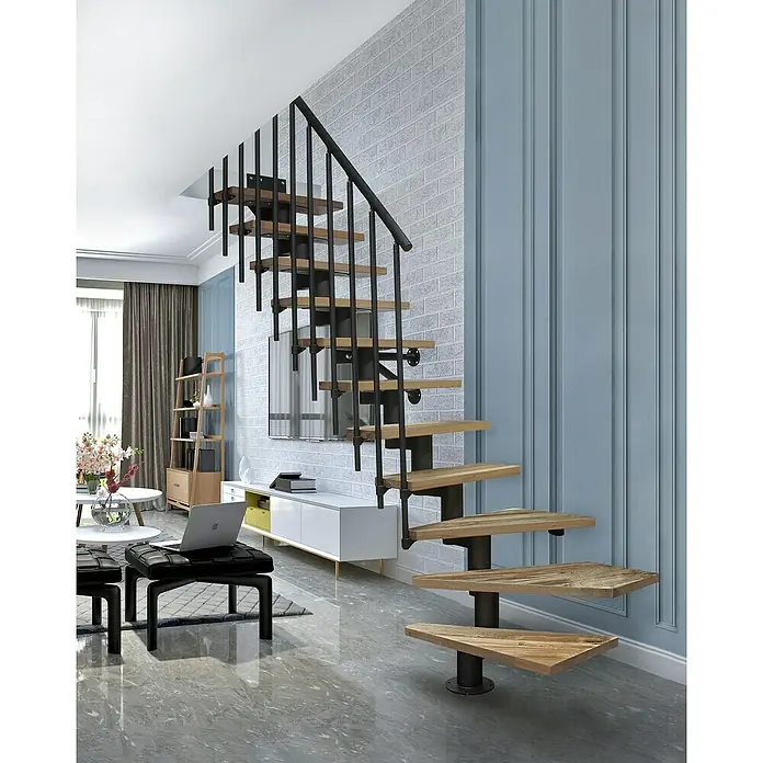 Atrium Mittelholmtreppe Dixi Plus Vertical - Farbton Metall: RAL 9005, Breite: 70 cm, Eiche, 1/4-gewendelt, Geschosshöhe: 222 cm - 300 cm - Elegante Treppe mit Holzstufen und schwarzem Geländer in modernem Interieur. Ein echter Blickfang mit seinem einzigartigen Design.