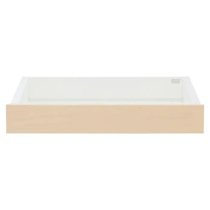 Elfa Décor+ by Elfa Schubladenfront - L x B x H: 1,5 x 60,4 x 8,8 cm, Braun - Eine leere Schublade mit hellbrauner Holzfront und weißem Innenraum, die einen Einblick in ihre Tiefe und Konstruktion gewährt.
