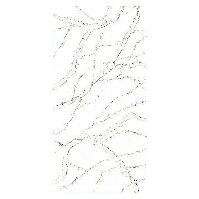Wetwall Wandpaneel Alloy - 90 x 244 cm, Calacatta Volegno - Nahaufnahme einer Calacatta Quarz Arbeitsplatte mit markanten grauen Adern auf weißem Grund. Ideal für moderne Küchendesigns.