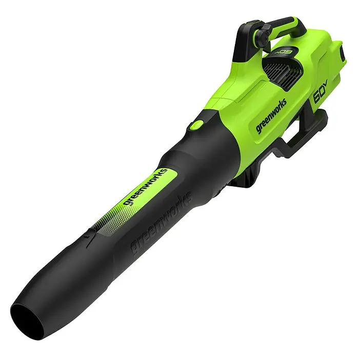 Greenworks 60V Akkusystem Akku-Laubbläser BL Axial Gen3 - 60 V, Ohne Akku, Blasgeschwindigkeit: 224 km/h, Blasleistung: 17,8 m³/min - Das Bild zeigt einen Greenworks 60V Akku-Laubbläser in Grün und Schwarz. Er ist kabellos und ideal für die Gartenarbeit.