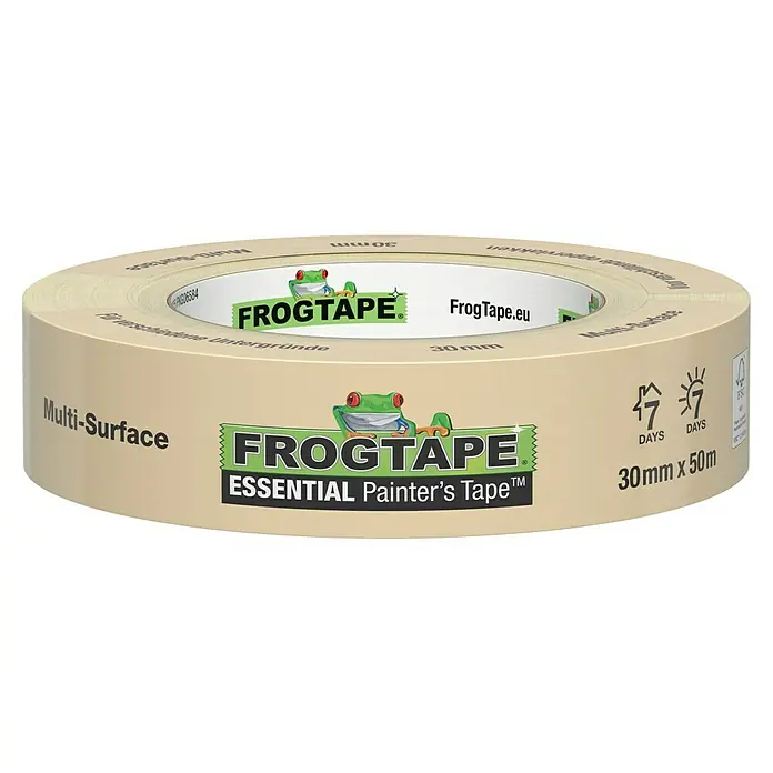 Frogtape Maler-Kreppband Essential - 50 m x 30 mm - Nahaufnahme einer Rolle FrogTape Essential Painter's Tape, geeignet für verschiedene Oberflächen, 30 mm breit und 50 m lang.