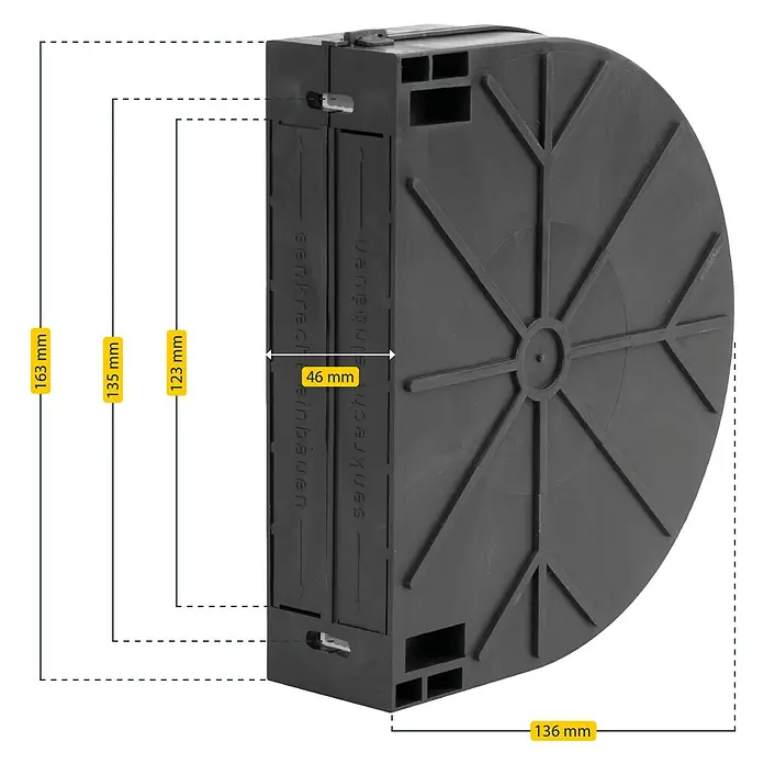 Schellenberg Halbeinlasswickler Maxi - Lochabstand: 135 mm, Gurtbreite: 23 mm - Produktansicht einer schwarzen Kabeltrommel mit Maßangaben für Höhe und Breite.
