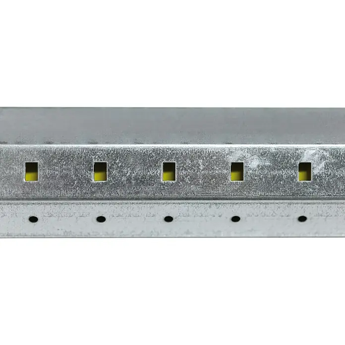 Schellenberg Achtkantwellen-Set Mini - Auszugslänge: 130 cm, Geeignet für: Rollladen-Mini-Systeme - Nahaufnahme eines silbernen Metallprofils mit rechteckigen Aussparungen und Löchern, ideal für Konstruktions- oder Befestigungsanwendungen.