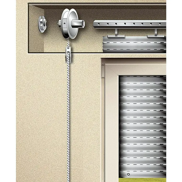 Schellenberg Gurtführung - L x B x H: 100 x 18 x 55 mm, Passend für: Schellenberg Rollladen-Schnurwickler, Weiß - Detailansicht eines Rollladensystems mit Zugband und Aufrollmechanismus. Sichtbar sind auch die Lamellen des Rollladens.
