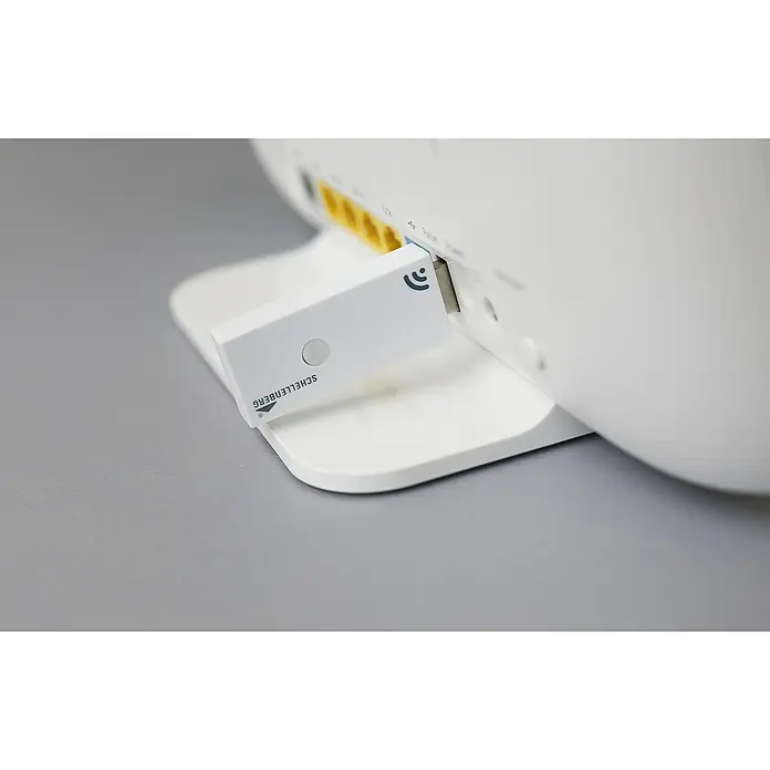 Schellenberg Smart Home Funksender Funk-Stick - Weiß, Reichweite ca.: 20 m - 100 m - Schellenberg Funk-Stick an einem Router, zur Steuerung von Rollläden und Markisen, ermöglicht intelligente Hausautomatisierung.