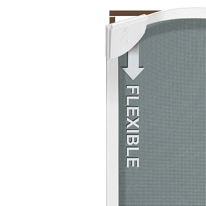 Schellenberg Insect Stop Insektenschutzgitter - B x H: 100 x 120 cm, Farbe Rahmen: Weiß, Montage Insektengitter: Magnetisch anheften - Nahaufnahme des flexiblen Insektenschutzgitters mit Beschriftung "FLEXIBLE" und Pfeil.