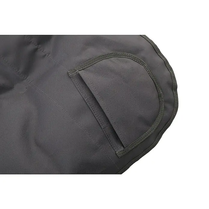 Sunfun Garten-Loungesessel Padded - B x T x H: 90 x 86 x 90 cm, Anthrazit - Nahaufnahme einer grauen Stofftasche mit aufgesetzter Tasche und Nahtdetails. Vielseitiges und praktisches Accessoire.
