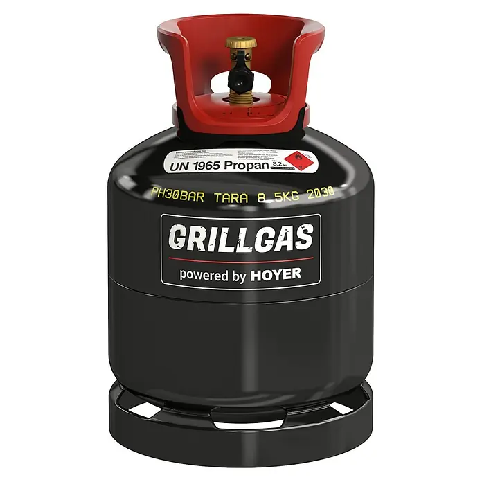 Hoyer Propangas-Füllung Grillgas - Passend für: Hoyer Gas-Pfandflaschen, 8,2 kg - Schwarze Grillgasflasche mit rotem Griff und der Aufschrift „Grillgas powered by Hoyer“.
