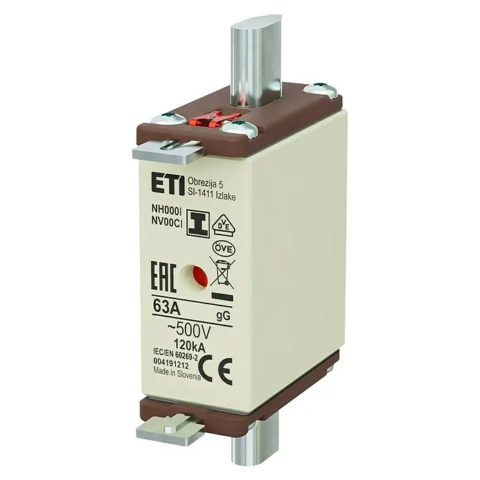 NH-Sicherung Größe 000 - 63 A - Detailaufnahme einer NH0001 NV00CI Sicherung von ETI, einem hochwertigen Bauteil für zuverlässigen Schutz in elektrischen Systemen.