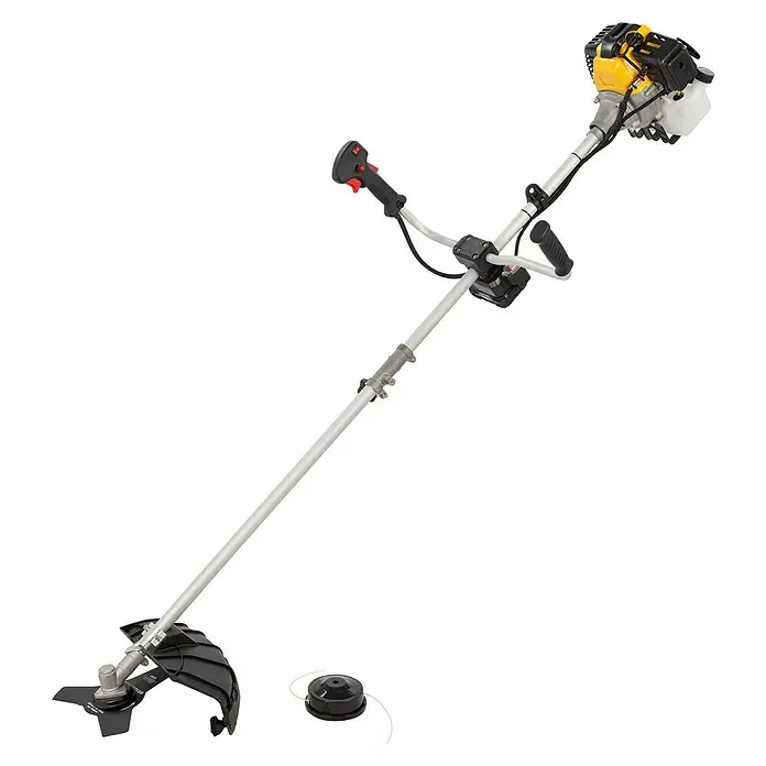 PowerPlus Desbrozadora de gasolina POWXG30415 - 1,4 kW, 52 cm³, Ancho de corte hilo: 42 cm, Ancho de corte cuchilla: 25,5 cm - Desbrozadora con motor amarillo y cabezal negro, ideal para trabajos de jardinería. El dispositivo es robusto y fácil de usar.