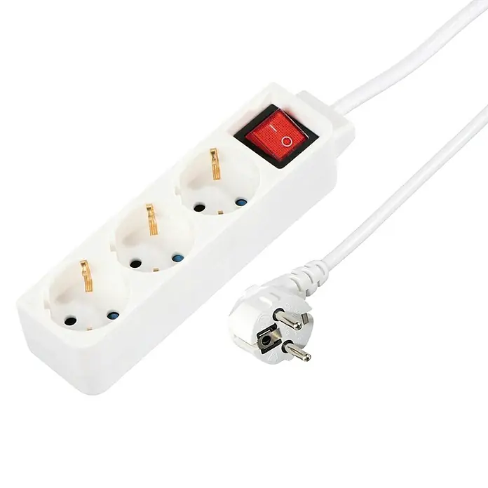 Hama Steckdosenleiste - Anzahl Steckdosen Schuko: 3 Stk., Weiß, Kabellänge: 1,4 m, Mit Schalter - Eine weiße Steckdosenleiste mit drei Steckdosen, einem roten Schalter und einem weißen Kabel. Ideal für den Einsatz im Haushalt oder im Büro.