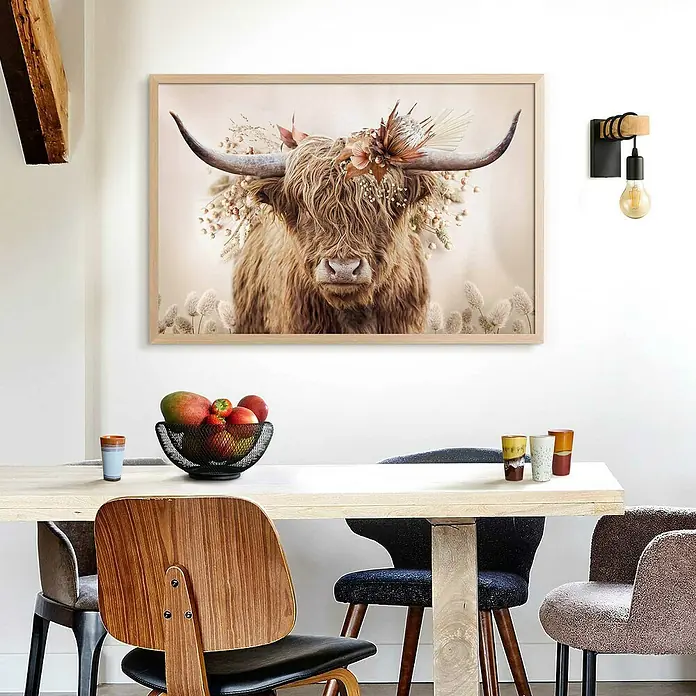 Reinders Holzrahmen - 61 x 91,5 cm, Buche - Wandbild mit einem Highland-Rind mit Blumenkranz, das eine rustikale und charmante Atmosphäre in den Raum bringt. Dekoratives Element für Esszimmer.