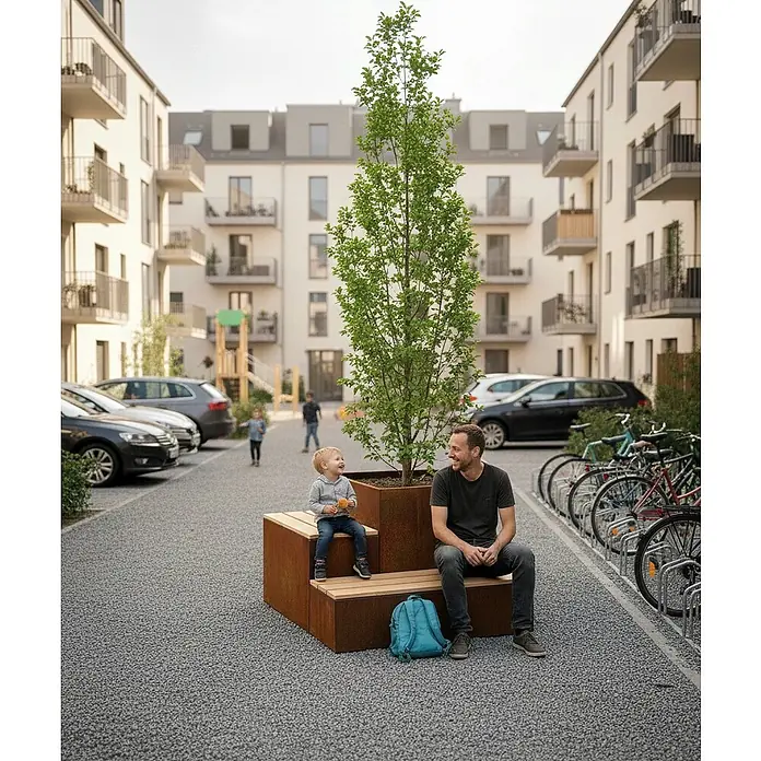 Palatino Hochbeet Schatzinsel mit Sitzbank - 120 x 120 x 75 cm, Cortenstahl, Rostbraun - Sitzbank mit integriertem Pflanzgefäß und Baum. Ein Vater mit seinem Sohn sitzt darauf und genießt die Natur in der Stadt.