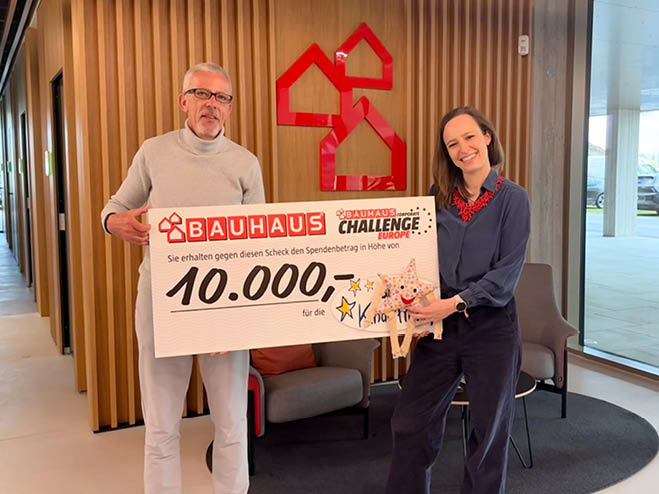 Spendenübergabe von BAUHAUS an Stiftung Kindertraum