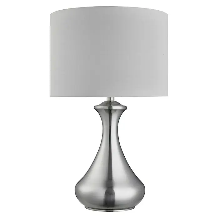 Searchlight Tischleuchte rund Touch - 60 W, 24 x 24 x 40 cm, Silber, E14 - Nahaufnahme einer eleganten, silberfarbenen Tischleuchte mit einem schlichten, weißen Lampenschirm.