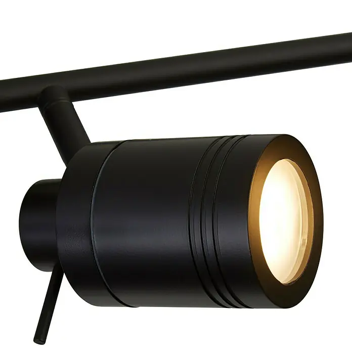 Searchlight LED-Deckenstrahler Samson - 10 W, L x B x H: 79 x 13 x 19,5 cm, Schwarz - Nahaufnahme einer schwarzen Schienenleuchte mit warmweißem Licht, die ein modernes und stilvolles Ambiente erzeugt.