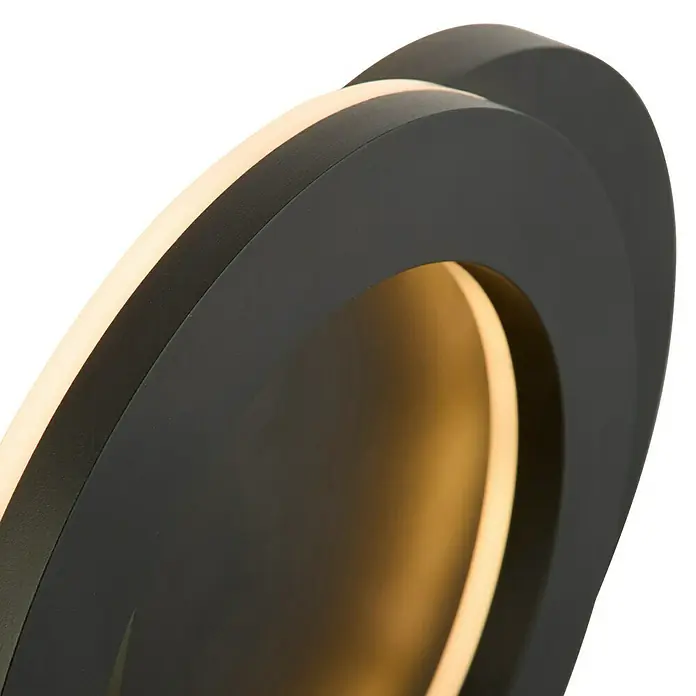Searchlight LED-Außenwandleuchte Hyde - 6 W, 8 x 8 x 30 cm, IP65 - Nahaufnahme einer modernen, ringförmigen Wandleuchte mit warmem Lichtschein und elegantem Design. Die Leuchte ist schwarz und verleiht jedem Raum Stil.
