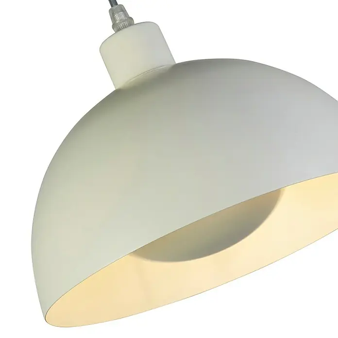 Searchlight Pendelleuchte Mars - 60 W, L x B x H: 40 x 40 x 25,5 cm, Creme, E27 - Nahaufnahme einer weißen Hängelampe, die ein warmes, einladendes Licht ausstrahlt und so ein gemütliches Ambiente schafft.