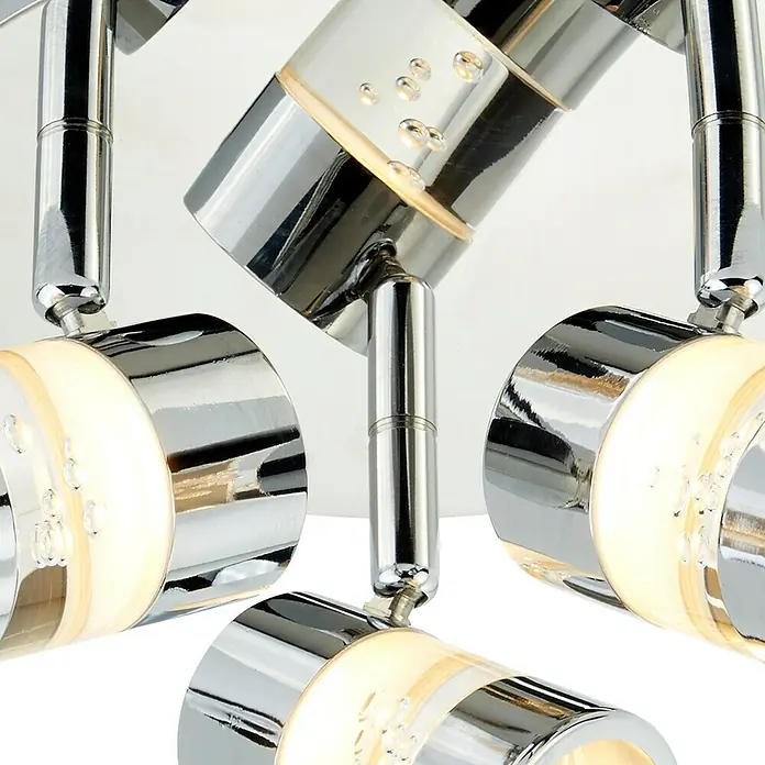 Searchlight Deckenstrahler Bubbles - 16 W, L x B x H: 27 x 27 x 13 cm, Chrom - Nahaufnahme einer modernen Deckenleuchte mit mehreren chromfarbenen Strahlern und Glaselementen. Das Licht ist warm und einladend.