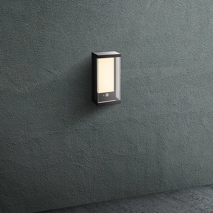 Searchlight Solar-Außenwandleuchte - 2 W, L x B x H: 12,6 x 12,6 x 25,3 cm, Schwarz, IP54 - Moderne Außenwandleuchte mit Bewegungsmelder an einer strukturierten Wand. Ideal für Eingänge und Gärten.