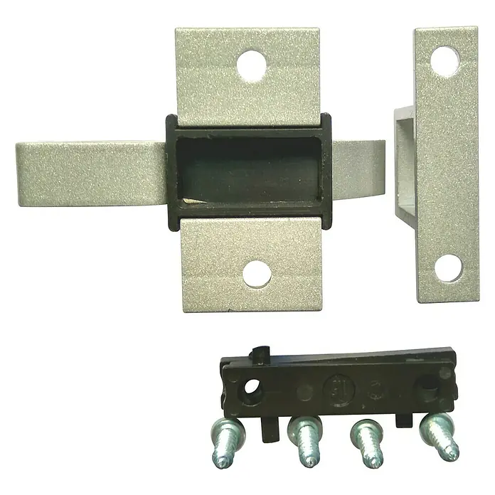 Cierre de seguridad para ventanas - Plateado - Esta imagen muestra un juego de cierre compuesto por un pestillo, un soporte y tornillos, ideal para diversas aplicaciones.