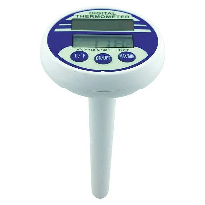 Termómetro de piscina Solar Digital - Digital - Primer plano de un termómetro digital blanco con detalles azules, que muestra una lectura de temperatura de 118,2 grados Fahrenheit.