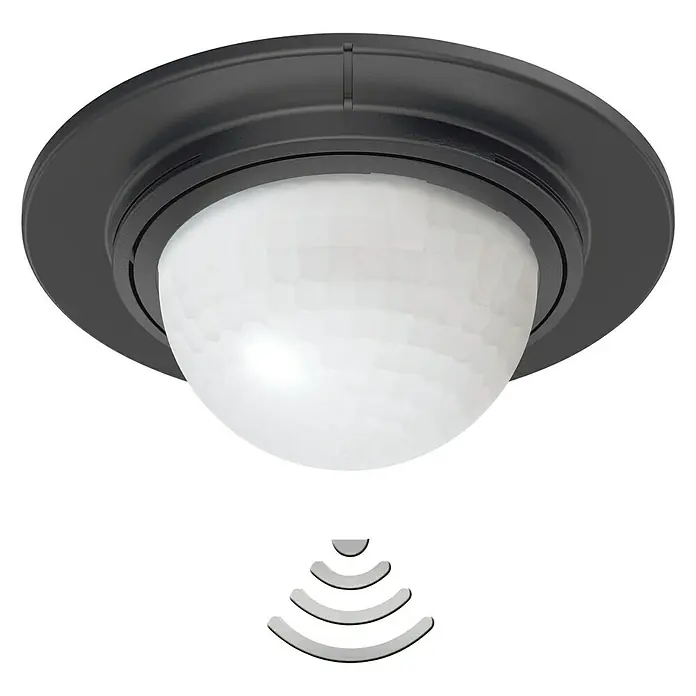 Steinel Bewegungsmelder IS 360-1 DE schwarz - Reichweite Sensor: 4 m, Schwarz, Erfassungswinkel Sensor: 360 ° - Nahaufnahme einer schwarzen Deckenleuchte mit Bewegungsmelder für den Innenbereich mit abgerundetem, weißem Diffusor.