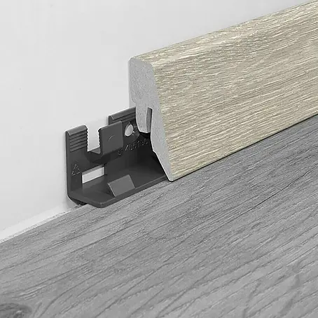 LOGOCLIC  Sockelleiste K40 C Eiche Alba