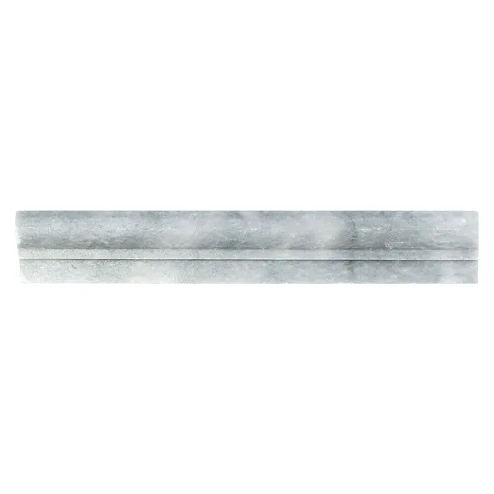 Fliesenbordüre Bardiglio PO 40348 - 30,5 x 4,8 cm, Grau, Matt - Nahaufnahme einer grauen Marmor Bordüre mit profilierter Kante, ideal als dekoratives Element für Innenräume.