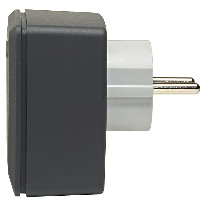 Homematic IP Funksteckdose Phasenabschnittdimmer HmIP-PDT-A - Anthrazit, 230 V - Nahaufnahme eines grauen Steckdosenadapters mit Eurostecker, ideal für Reisen in Europa, um verschiedene Geräte sicher anzuschließen.