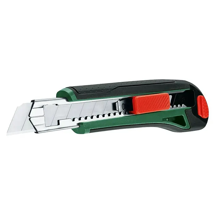 Bosch Cuttermesser - Klingenbreite: 18 mm, Abbrechklinge - Ein Detailbild eines Cuttermessers mit ausfahrbarer Klinge, die für verschiedene Schneidarbeiten verwendet wird.