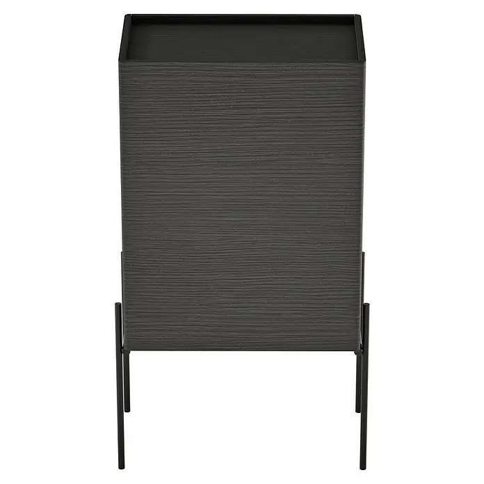 VitrA Equal Bad-Midischrank - B x T x H: 45 x 27 x 85 cm, Schwarz-Eiche, DIN Anschlag: Links - Nahaufnahme eines schwarzen Nachttisches mit Holzstruktur und Metallbeinen, der ein modernes und minimalistisches Design aufweist.
