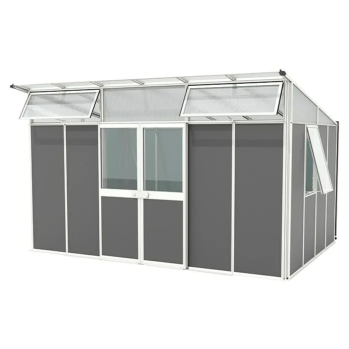 Vitavia Gerätehaus - Außenmaß inkl. Dachüberstand (B x T): 392,8 x 295 cm, Aluminium, Weiß/Anthrazit - Das Bild zeigt ein geräumiges Gewächshaus mit grauen Paneelen und weißen Rahmen, das durch aufklappbare Fenster belüftet wird.