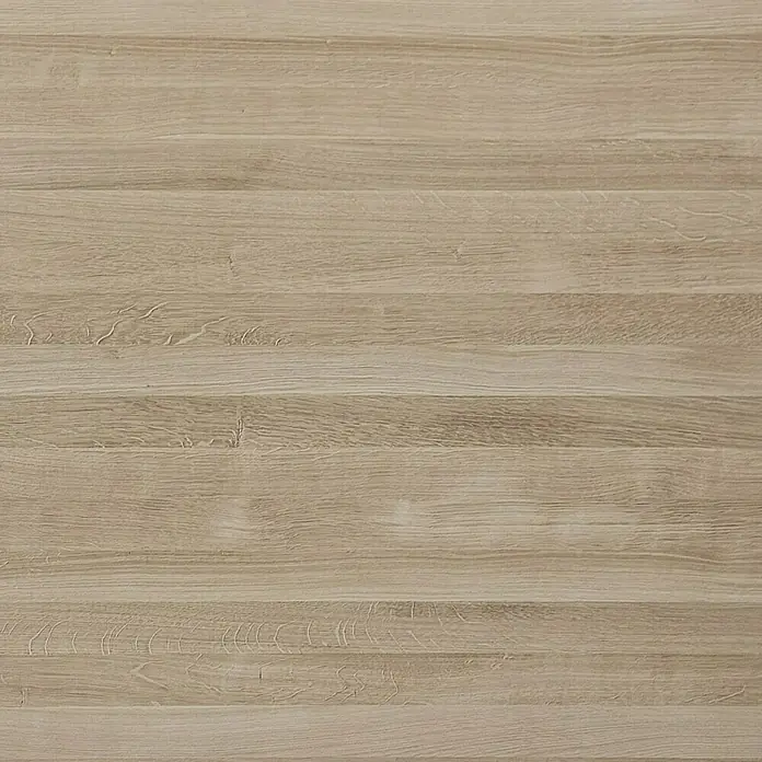 Leimholzplatte - Eiche, Qualitätsstufe Leimholzplatte: A/B, 2.400 x 1.210 x 19 mm - Nahaufnahme einer hellen Holzoberfläche, die die natürliche Maserung und die warmen Farbtöne des Holzes hervorhebt.