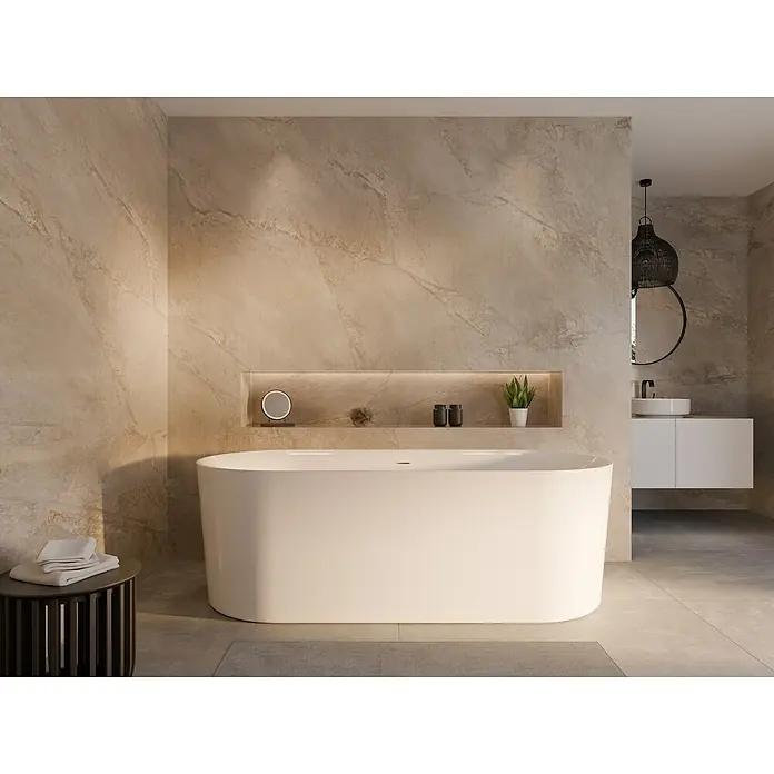 Ottofond Freistehende Badewanne Mince - L x B: 170 x 75 cm, Sanitäracryl, Weiß - Elegante Badewanne in einem modernen Badezimmer mit Marmorwand, integrierter Ablage und stilvoller Beleuchtung. Entspannung pur im stilvollen Ambiente.