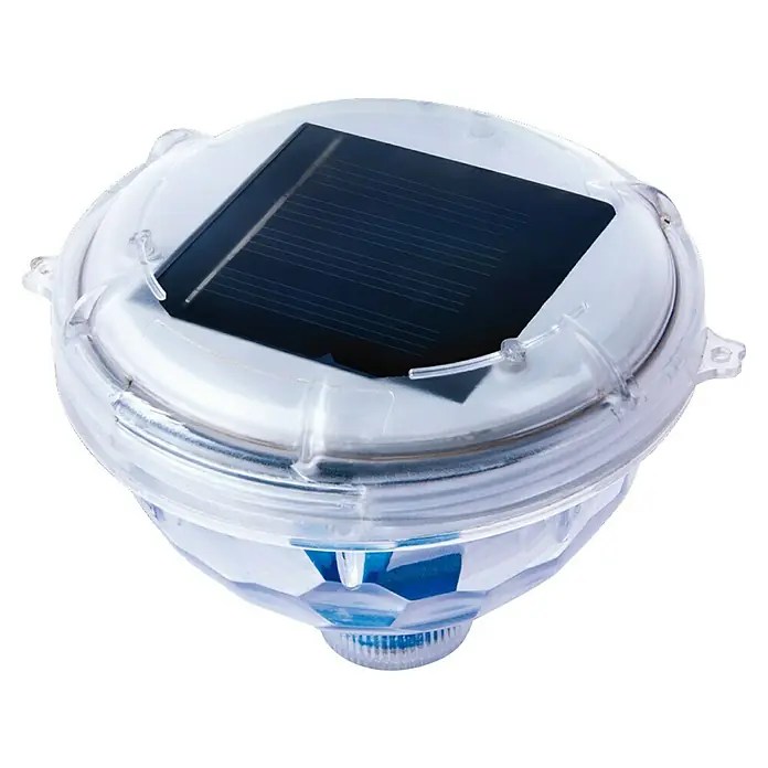 Malibu LED-Poolbeleuchtung - Durchmesser: 11,2 cm, Transparent - Nahaufnahme einer schwimmenden Solarleuchte, die sich perfekt für Pools und Teiche eignet und für stimmungsvolle Beleuchtung sorgt.