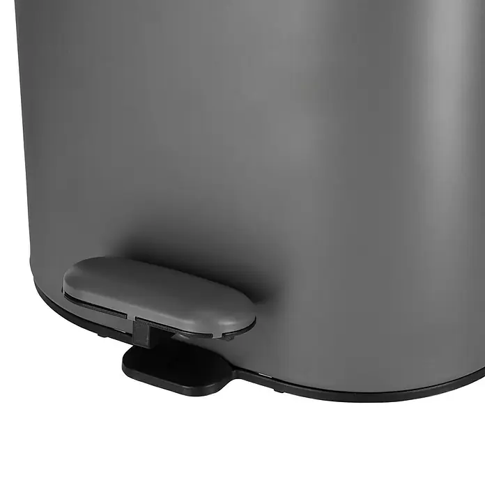 Camargue Kosmetikeimer - 3 l, Kunststoff, Grau - Detailaufnahme eines grauen Tretabfalleimers, der die Funktionalität und das Design des Produkts hervorhebt.