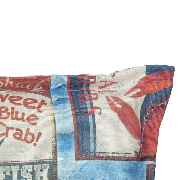 beo Gartenmöbel-Auflage Togo - Hochlehner, 6 Stk., L x B x H: 118 x 46 x 8 cm, Baumwolle, Polyester, Schaumvlies, Rot/Blau - Detailaufnahme eines bedruckten Stoffes mit maritimen Motiven, darunter Hummer und Krabben, ideal für sommerliche Bekleidung oder Dekorationen.