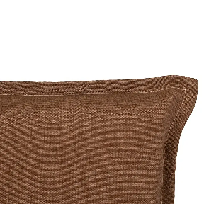 beo Gartenmöbel-Auflage Tolonaro - Relaxsesselauflage, L x B x H: 171 x 46 x 8 cm, Baumwolle, Polyester, Beige - Nahaufnahme eines braunen Kissens mit Ziernaht, ideal für Wohnzimmer oder Schlafzimmer.