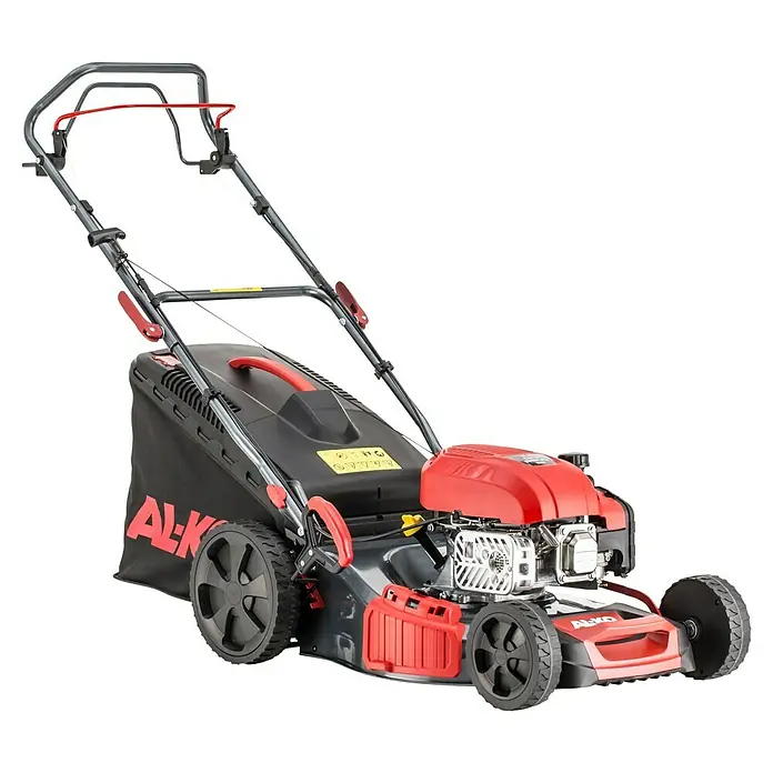 AL-KO Benzin-Rasenmäher Easy 4.66 SP-D - 2,4 kW, 149 cm³, Schnittbreite: 46 cm - Ein roter und grauer AL-KO Rasenmäher mit Fangkorb ist auf einem schwarzen Hintergrund zu sehen.