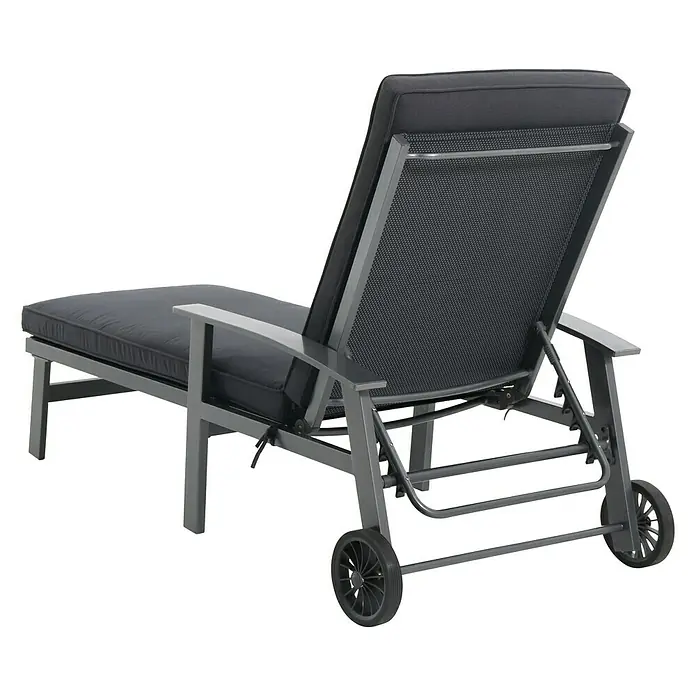 Sunfun Maja Gartenliege - B x T x H: 170,5 x 63,5 x 102 cm, Aluminium, Anthrazit, Rollbar - Eine graue Sonnenliege mit schwarzen Polstern und Rädern für den Garten. Die Rückenlehne ist verstellbar und bietet Komfort.